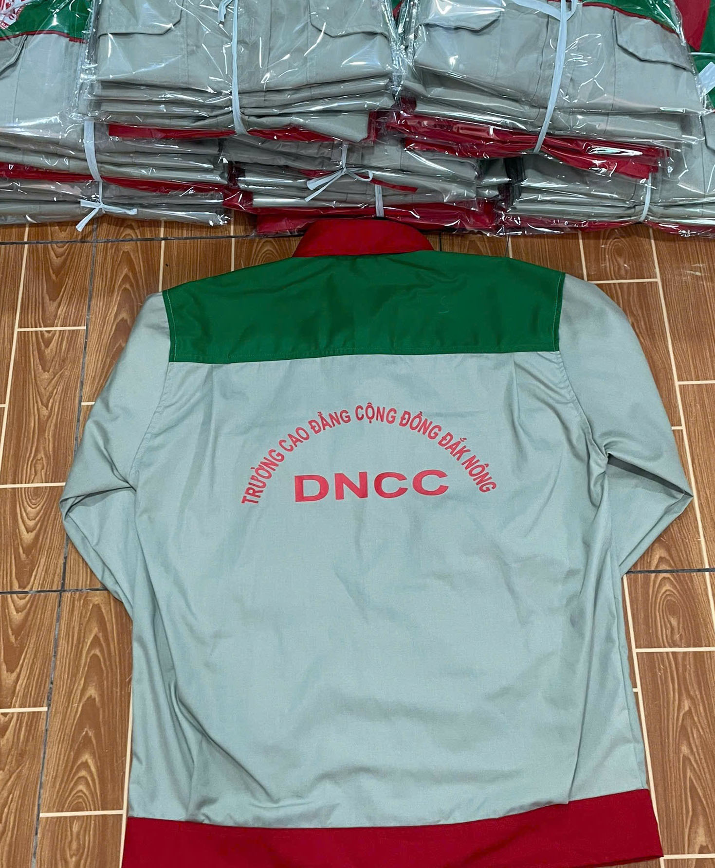 chỗ may đồng  phục bảo hộ nữ tốt